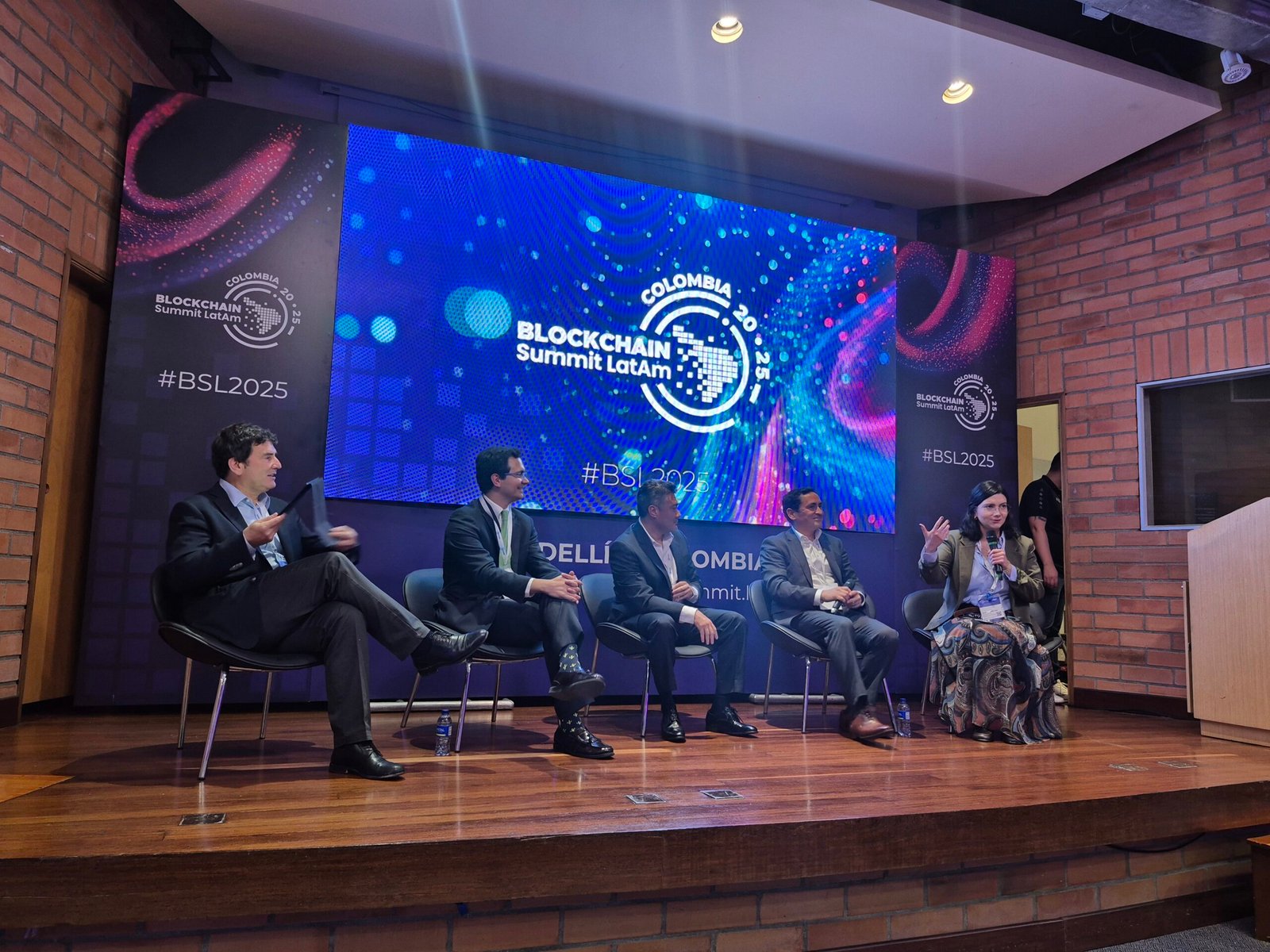 Blockchain Summit Latam 2025: Regulación, banca digital y el futuro del dinero marcaron el primer día en Medellín 20251112 153541