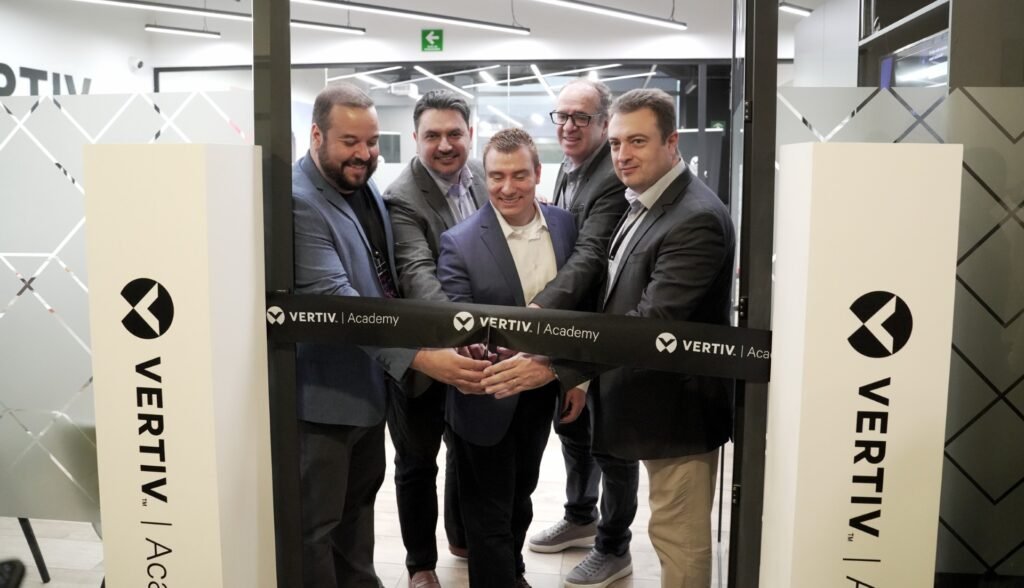 Vertiv inaugura nuevo Academy en México para fortalecer la formación profesional en la era de la IA 46a1af7a 0b1e 4e80 a4d0 39b66712af39