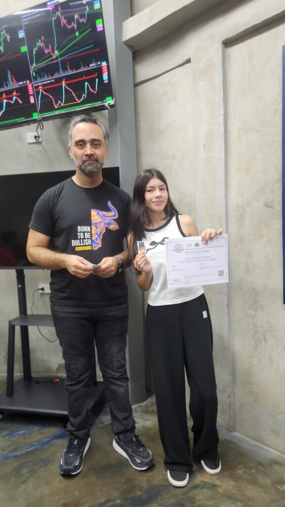 Naguara satoshi acerca la educación práctica sobre Bitcoin a 40 estudiantes en Cabudare 20260410 122232