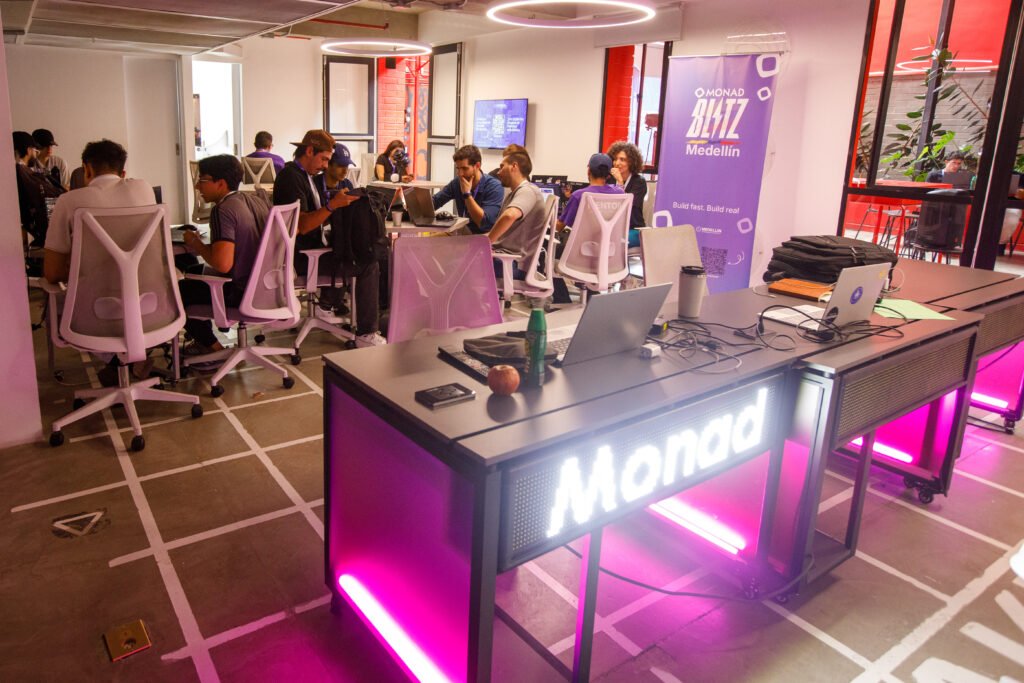 Monad Blitz Medellín dejó proyectos de infraestructura, IA y educación blockchain: ahora Bogotá toma el relevo blitzmedellin2026 101