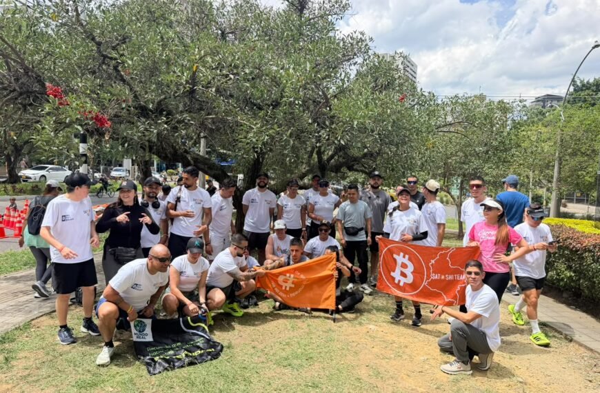 INICIO satoshi team running
