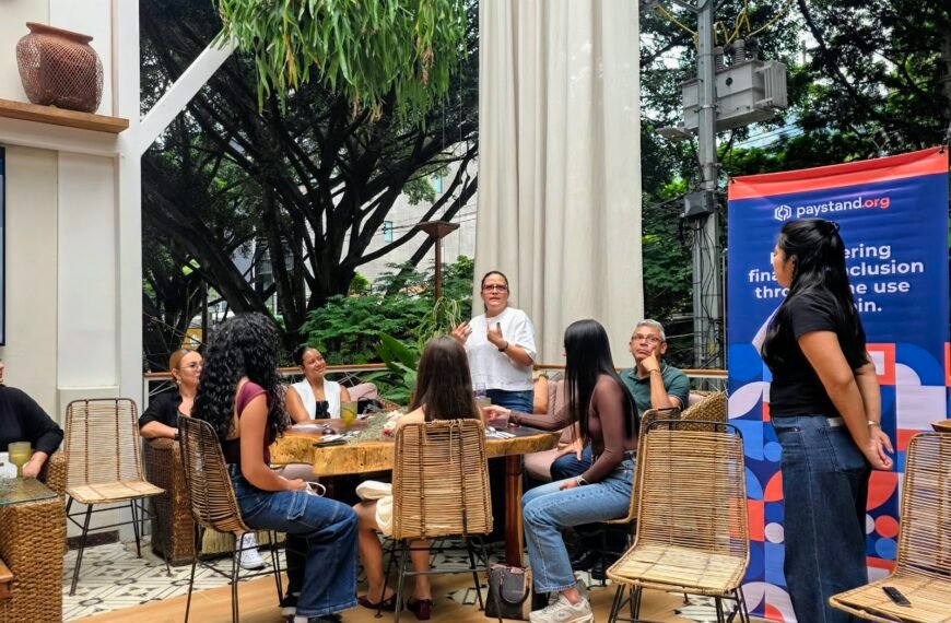 INICIO mujeres en bitcoin paystand